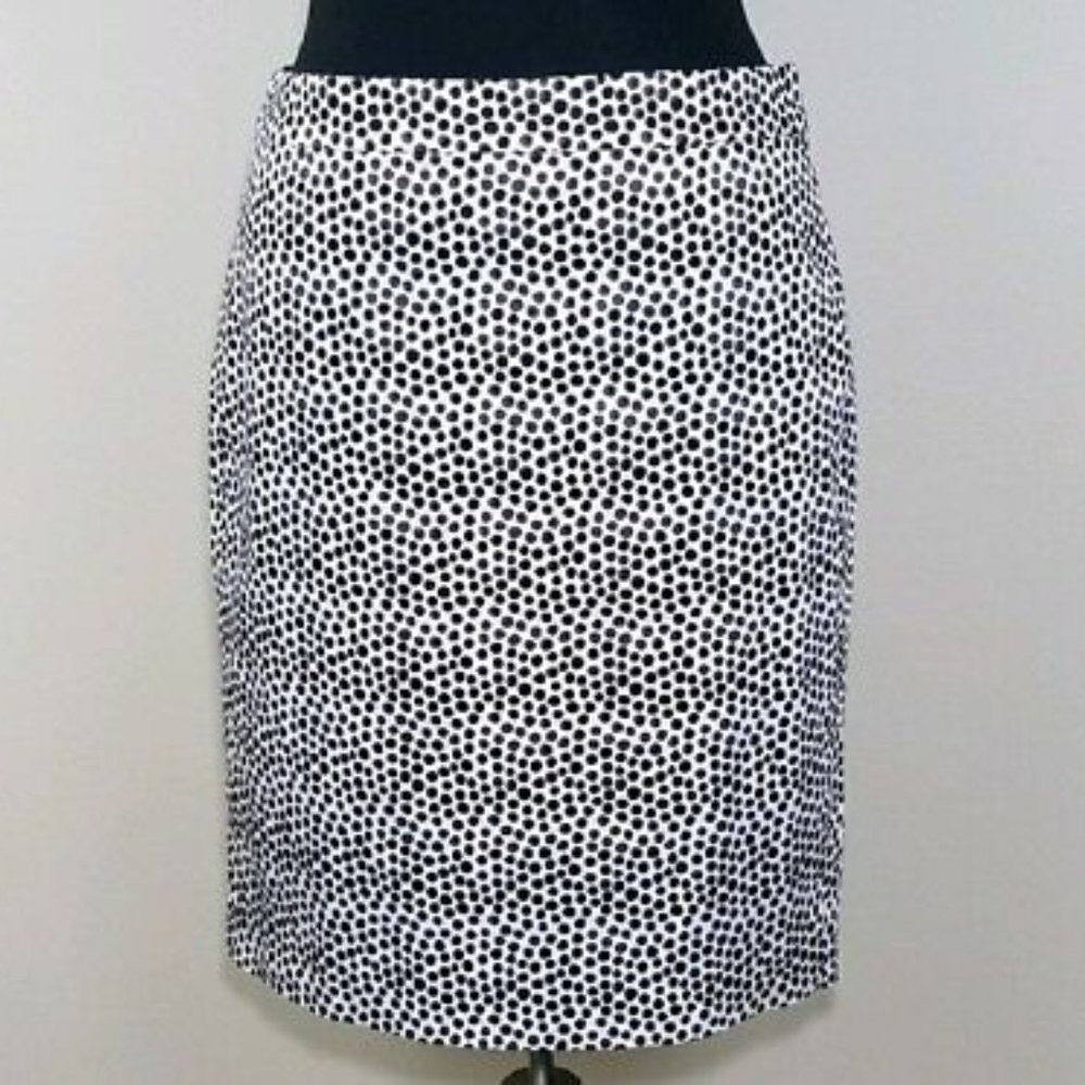 ⬇️ NWOT J. Crew Black & White Dot Pencil Skirt - 0